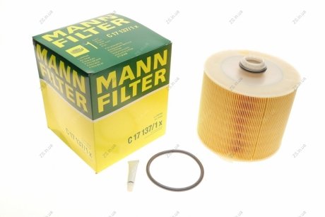 Фільтр повітряний AUDI A6 2.8-4.2 FSI, TFSI 04-11 (MANN) MANN-FILTER C17137/1X