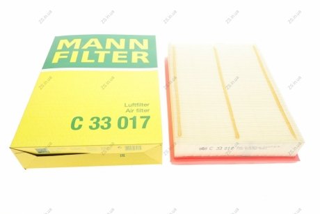 Фільтр повітряний TOYOTA HILUX 2.4 D 15- (MANN) MANN-FILTER C33017