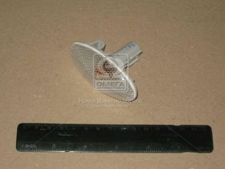 Указ. пов. на крилі лев. = пра. бел. SUZUKI SWIFT 05 - TYC 18-A303-00-2B