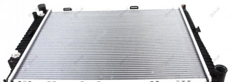 Радиатор охлаждения двигателя MERCEDES E200 95- (выр-во) NRF 58100