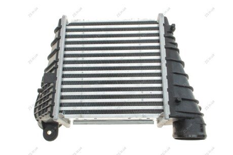 Интеркулер AUDI A3 96- (выр-во) NRF 30847