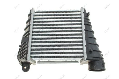 Інтеркулер AUDI A3 96- NRF 30847