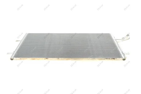 Конденсер кондиционера Valeo 818046