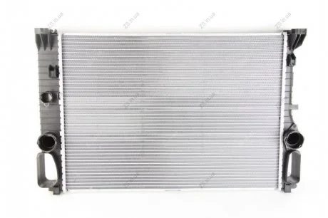 Радіатор системы охолодження Nissens 62796A
