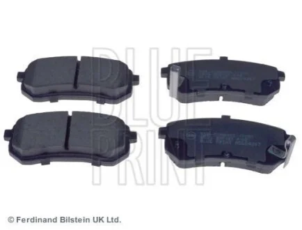 Комплект тормозных колодок из 4 шт. дисков Blue Print ADG04267