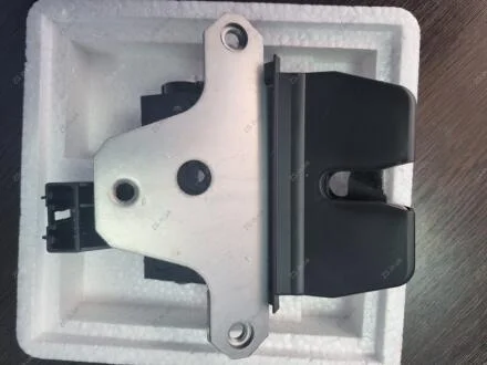 Замок кришки багажника FORD FOCUS II, GALAXY II, KUGA I, MONDEO IV, S-MAX 05.06- (EZCFR025) NTY EZC-FR-025