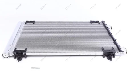 Радiатор кондицiонера Knecht/Mahle AC 668 000S