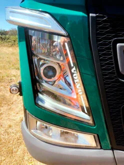 Накладки на фари VOLVO FH4 2013-2020 нержавіюча сталь KOCKAR DEP-KKV244